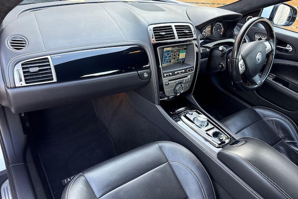 Used Jaguar XKR 2011 for sale - 76239668: Photo 29