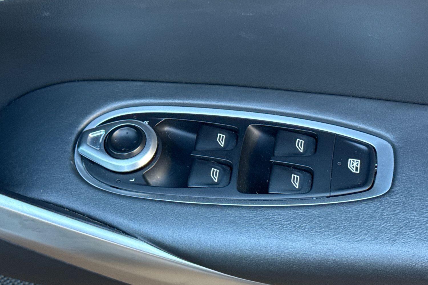 Used Aston Martin DBX 2023 for sale - 77163192: Photo 46