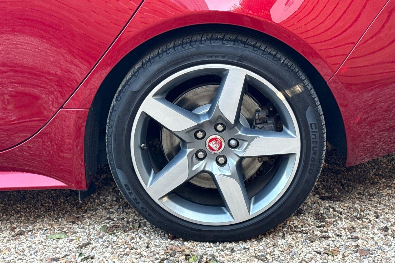 Used Jaguar XE 2016 for sale - 76059689: Photo 15