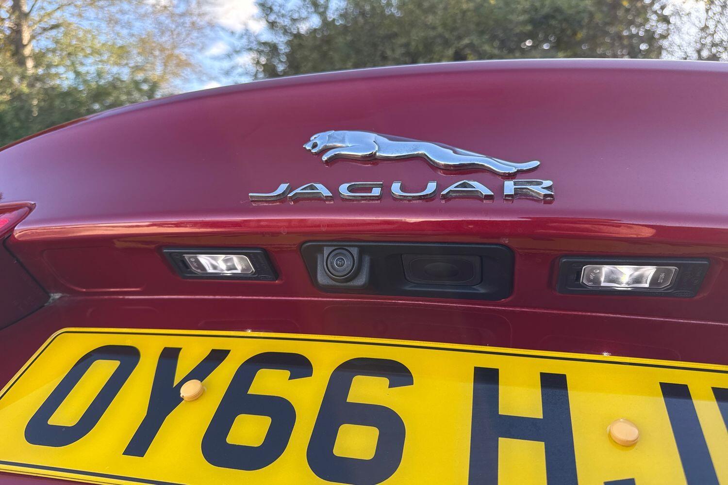 Used Jaguar XE 2016 for sale - 76059689: Photo 24