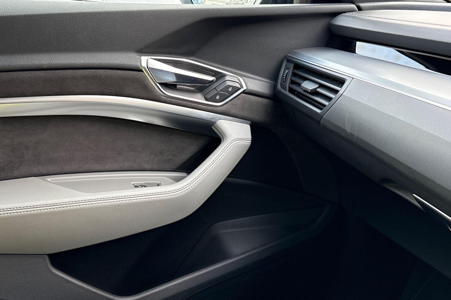 Used Audi e-tron 2021 for sale - 77120633: Photo 53