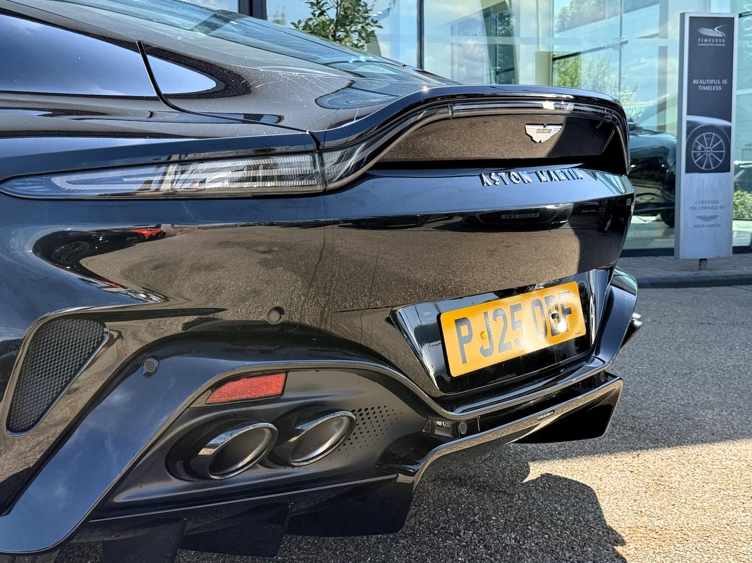 Used Aston Martin Vantage 2025 for sale - 77130884: Photo 13