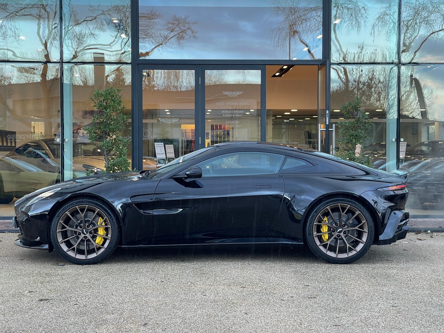 Used Aston Martin Vantage 2025 for sale - 77130884: Photo 16