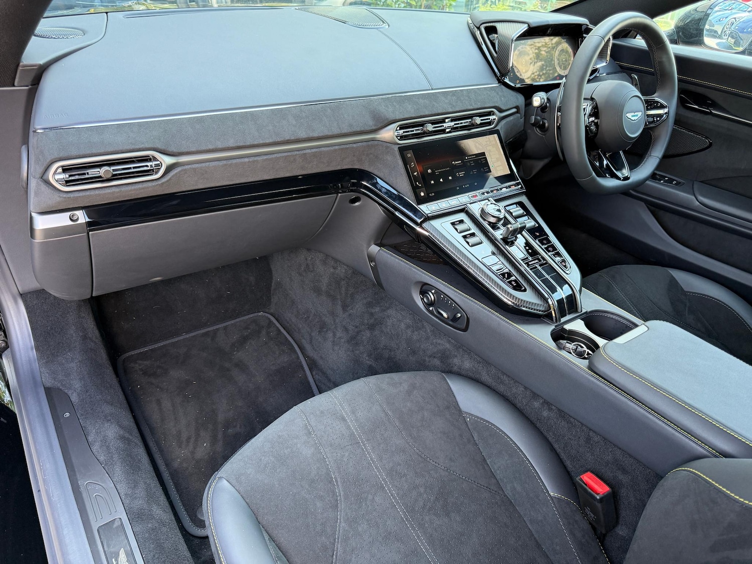 Used Aston Martin Vantage 2025 for sale - 77130884: Photo 27