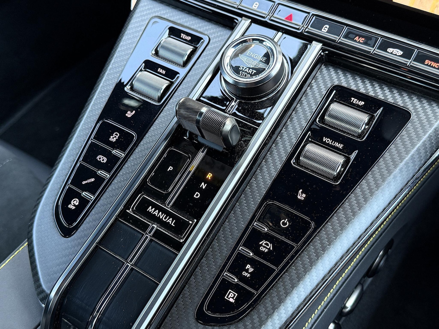 Used Aston Martin Vantage 2025 for sale - 77130884: Photo 32