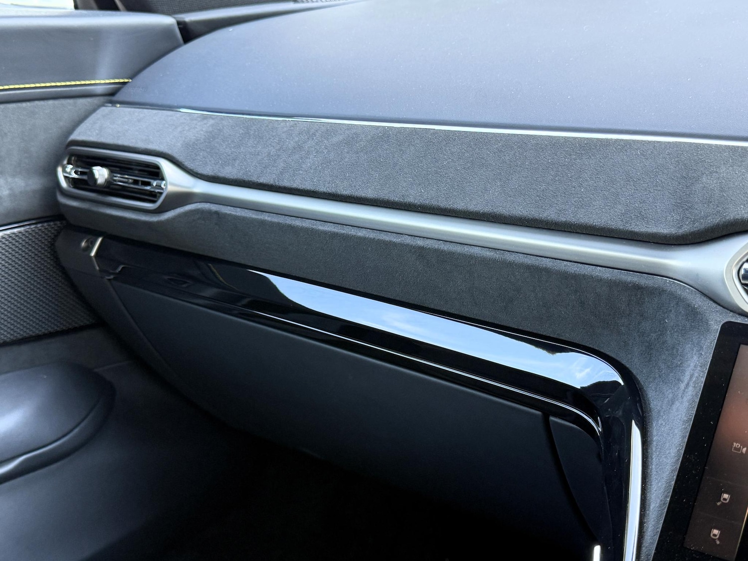 Used Aston Martin Vantage 2025 for sale - 77130884: Photo 33