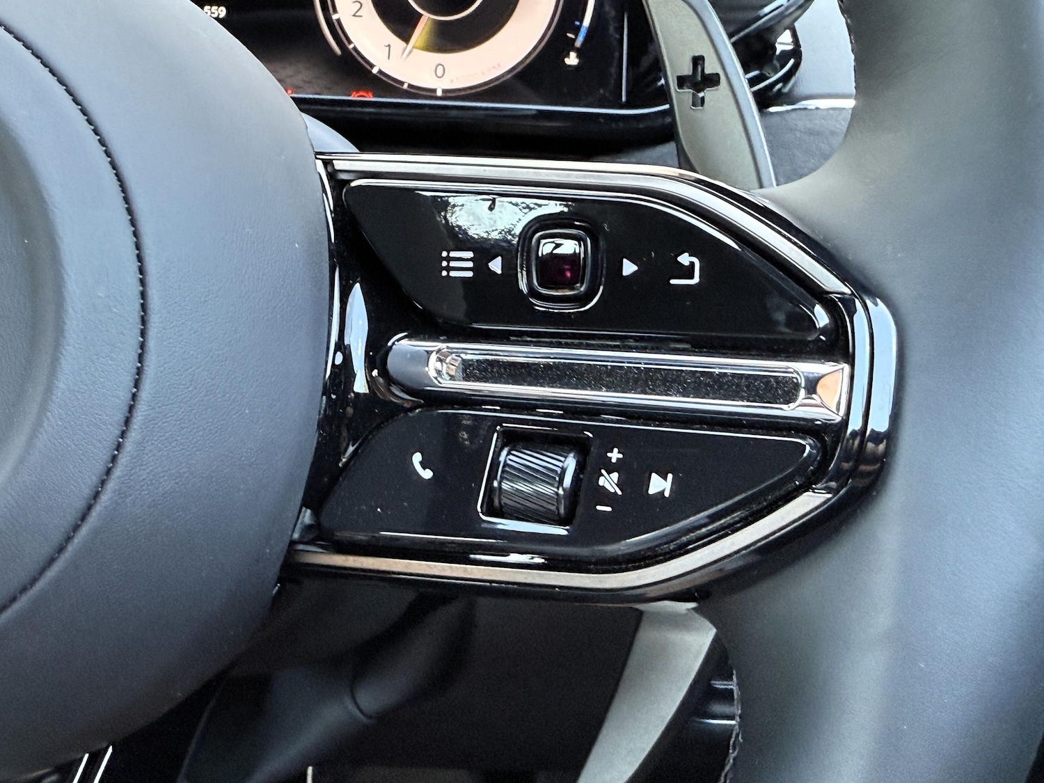 Used Aston Martin Vantage 2025 for sale - 77130884: Photo 35