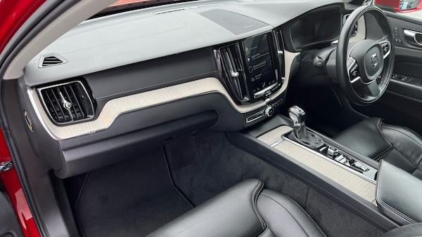 Used Volvo XC60 2018 for sale - 76133990: Photo 4