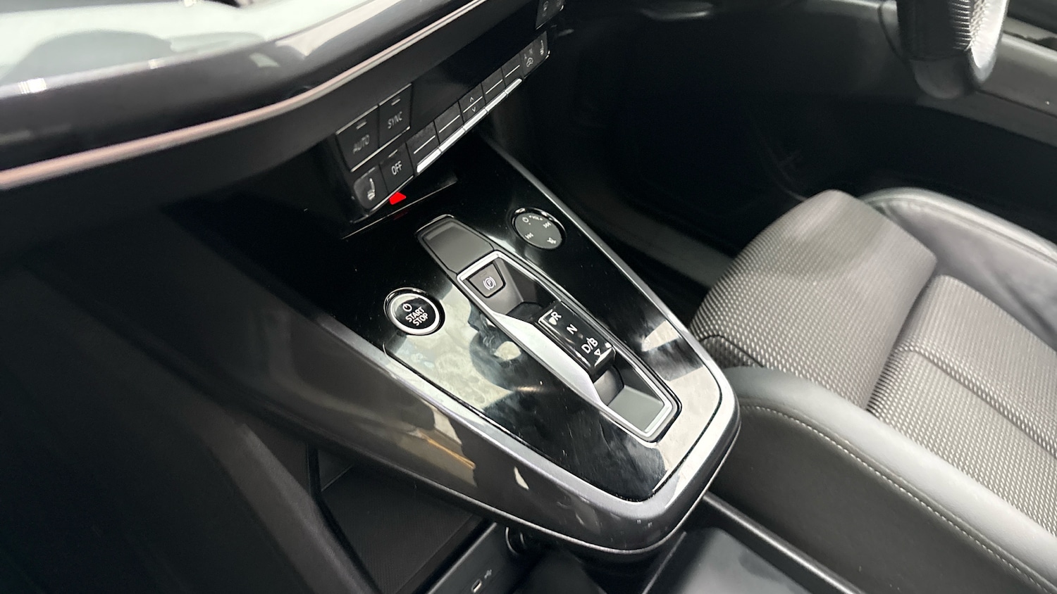 Used Audi Q4 e-tron 2021 for sale - 77247800: Photo 13