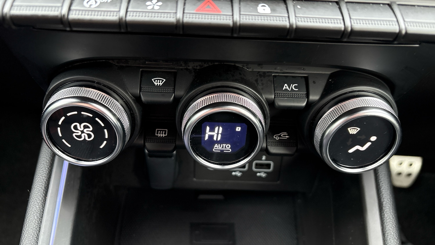 Used Renault Clio 2023 for sale - 76892871: Photo 29