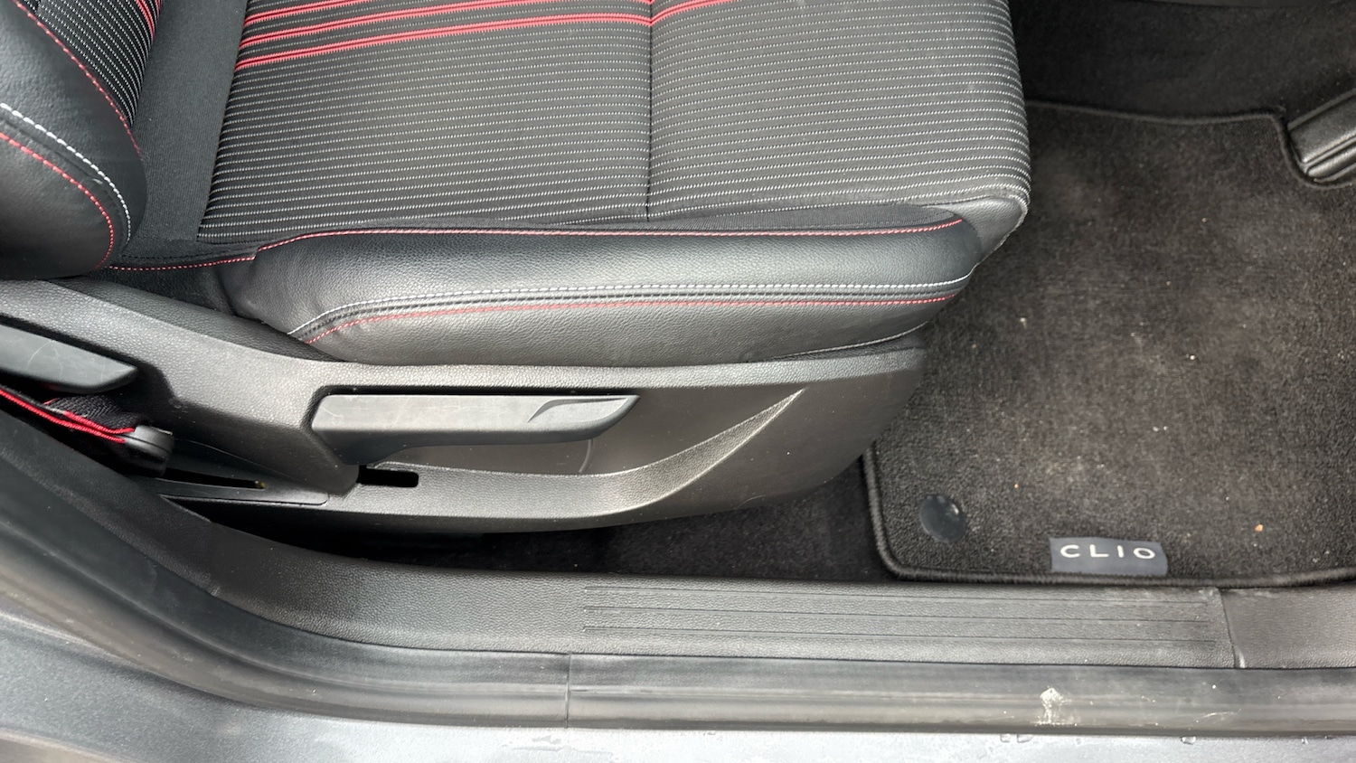 Used Renault Clio 2023 for sale - 76892871: Photo 43