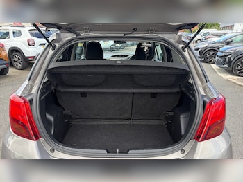 Used Toyota Yaris 2015 for sale - 78578999: Photo