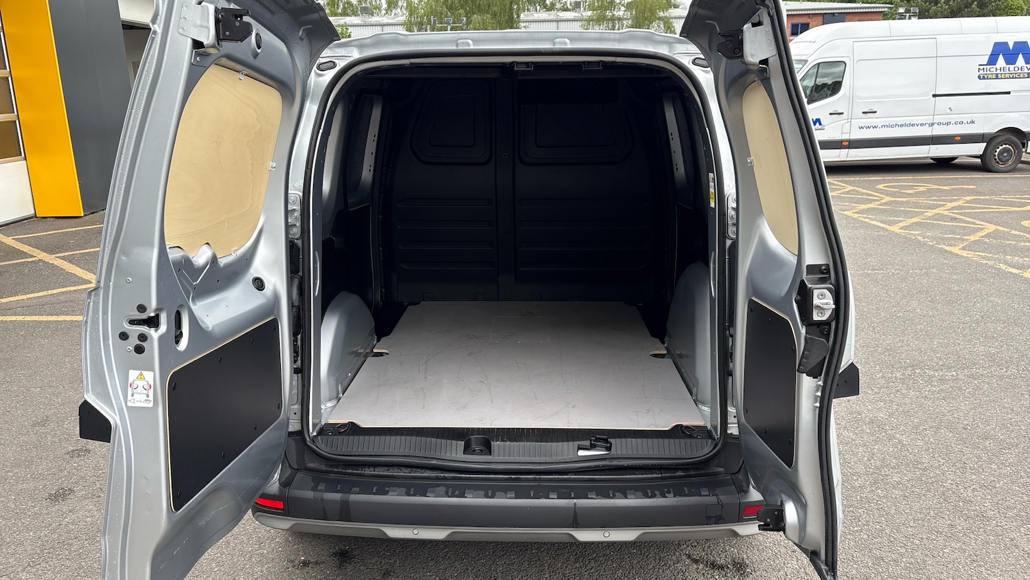 Used Renault Kangoo 2023 for sale - 76064086: Photo 4