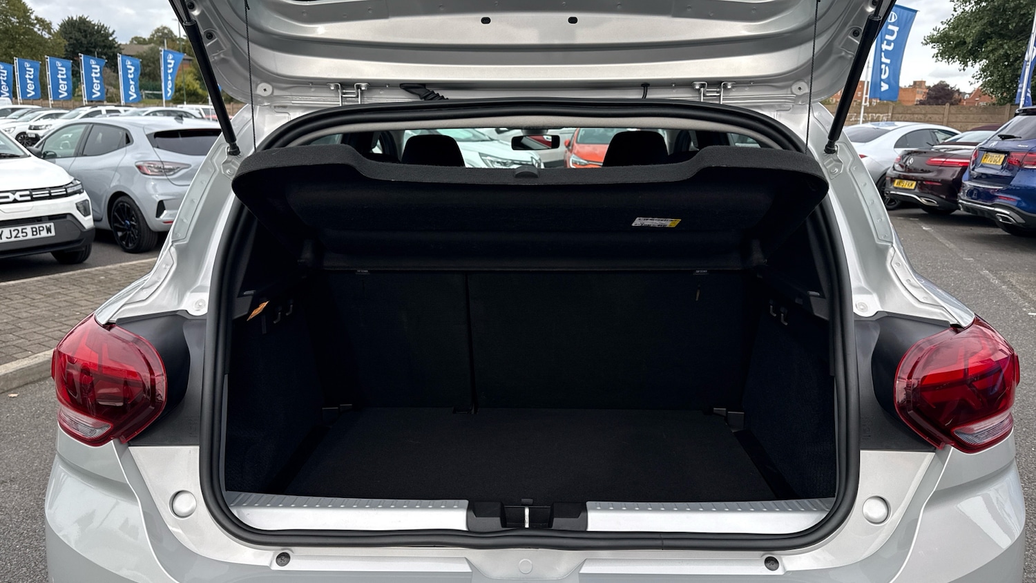 Used Dacia Sandero Stepway 2023 for sale - 76354909: Photo 4