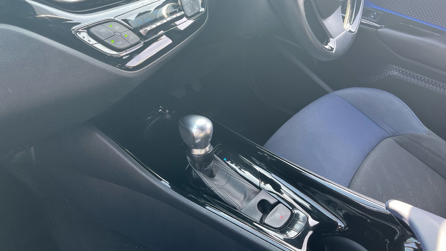 Used Toyota C-HR 2018 for sale - 77963047: Photo 13