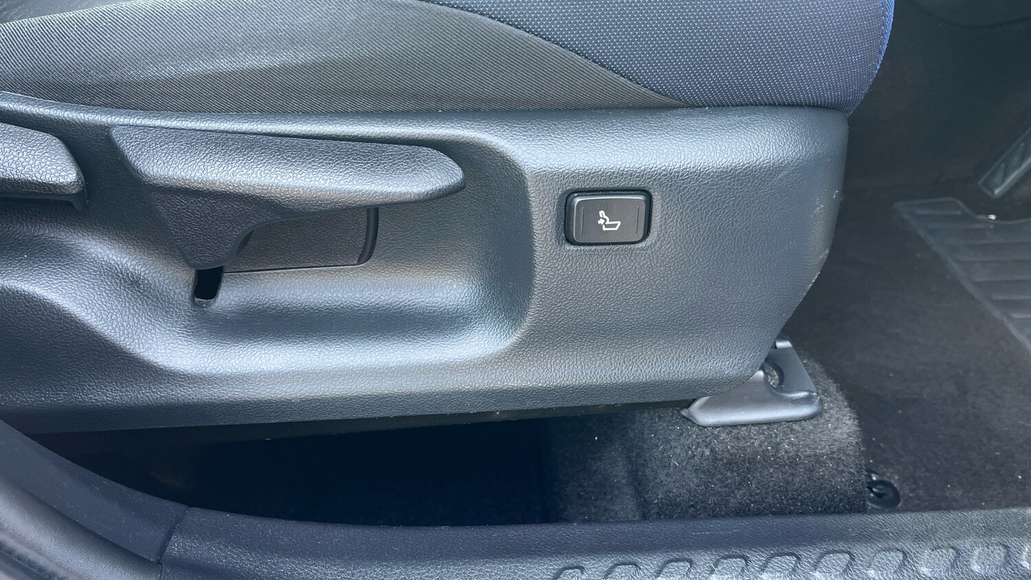 Used Toyota C-HR 2018 for sale - 77963047: Photo 21