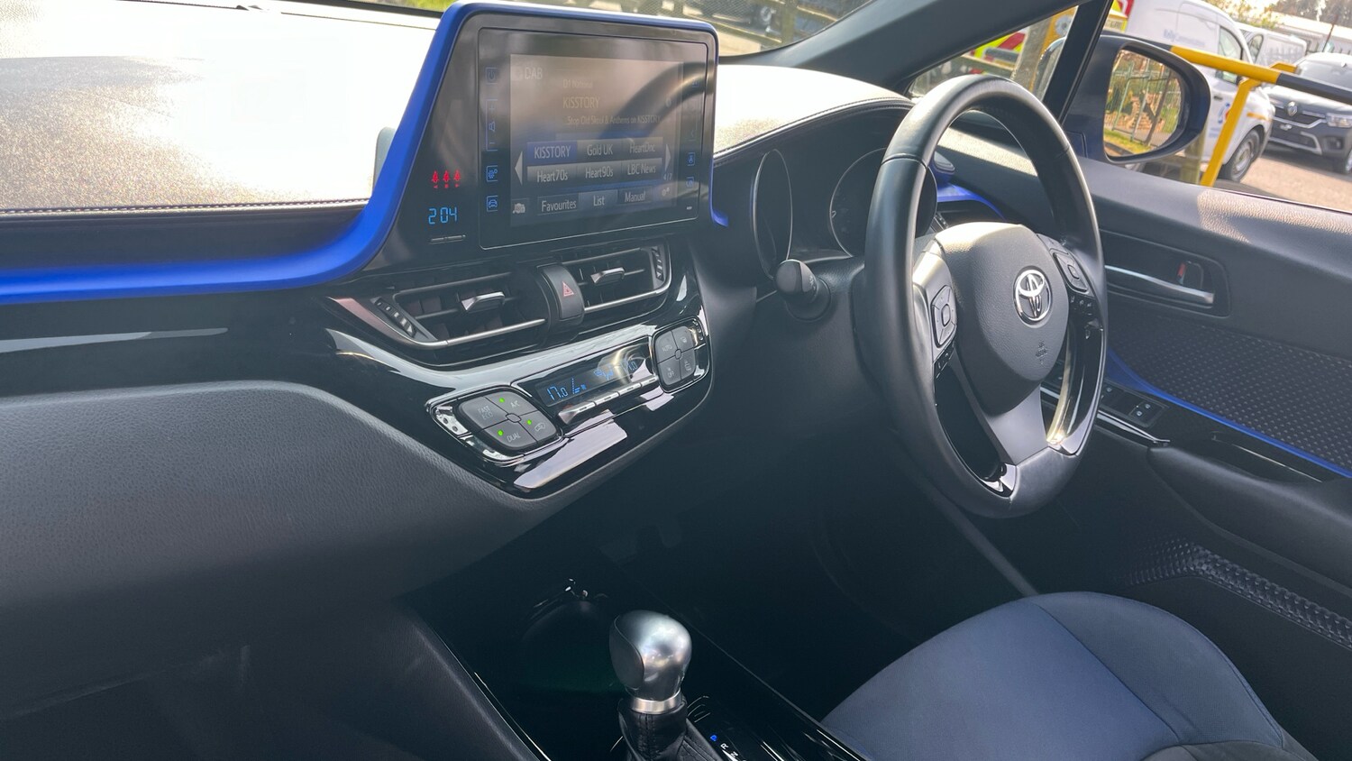 Used Toyota C-HR 2018 for sale - 77963047: Photo 9