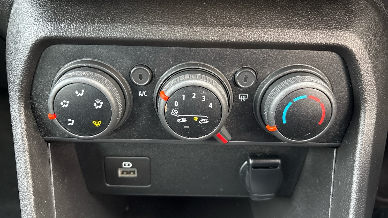 Used Dacia Sandero Stepway 2022 for sale - 76322430: Photo 28