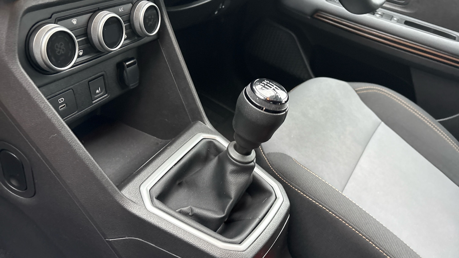 Used Dacia Sandero Stepway 2024 for sale - 77639113: Photo 13