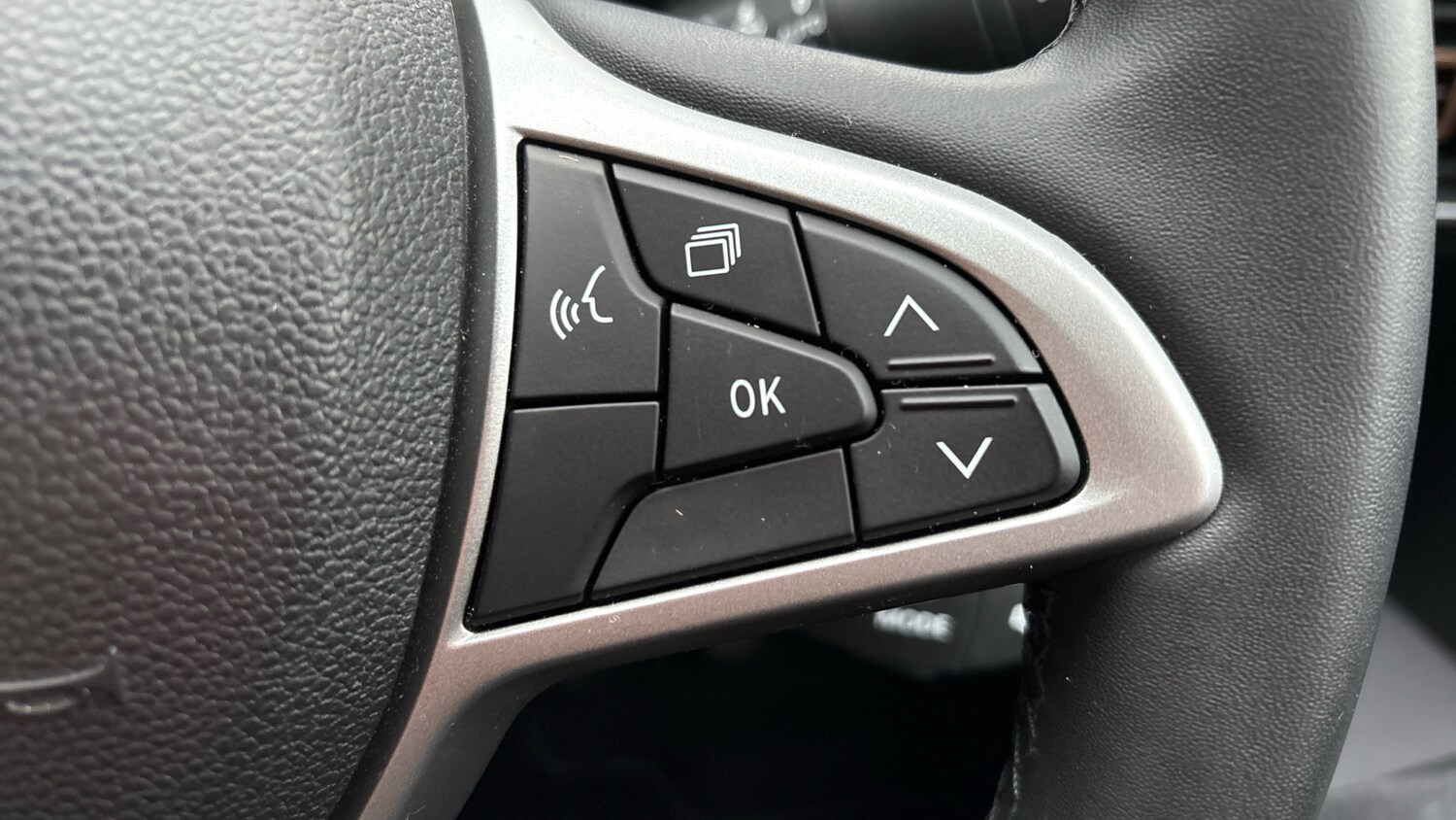 Used Dacia Sandero Stepway 2024 for sale - 77639113: Photo 37