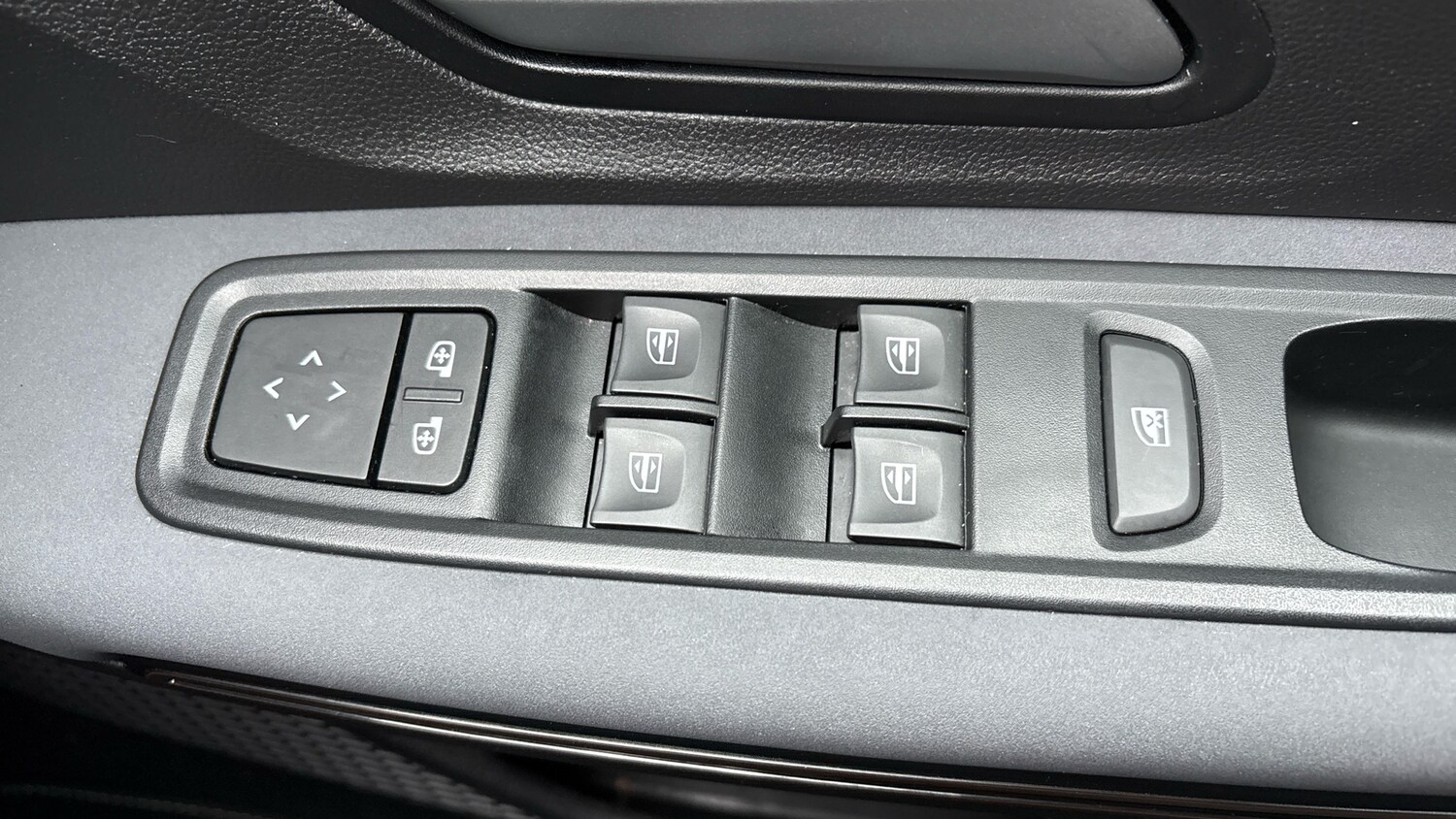 Used Dacia Sandero Stepway 2024 for sale - 77639113: Photo 45