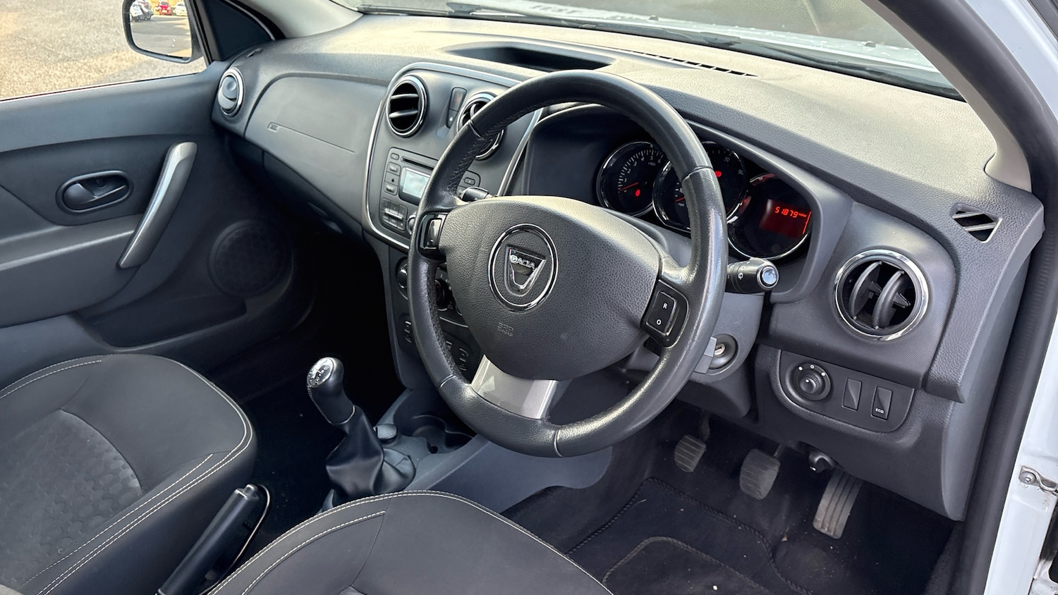 Used Dacia Logan MCV 2015 for sale - 76696880: Photo 11