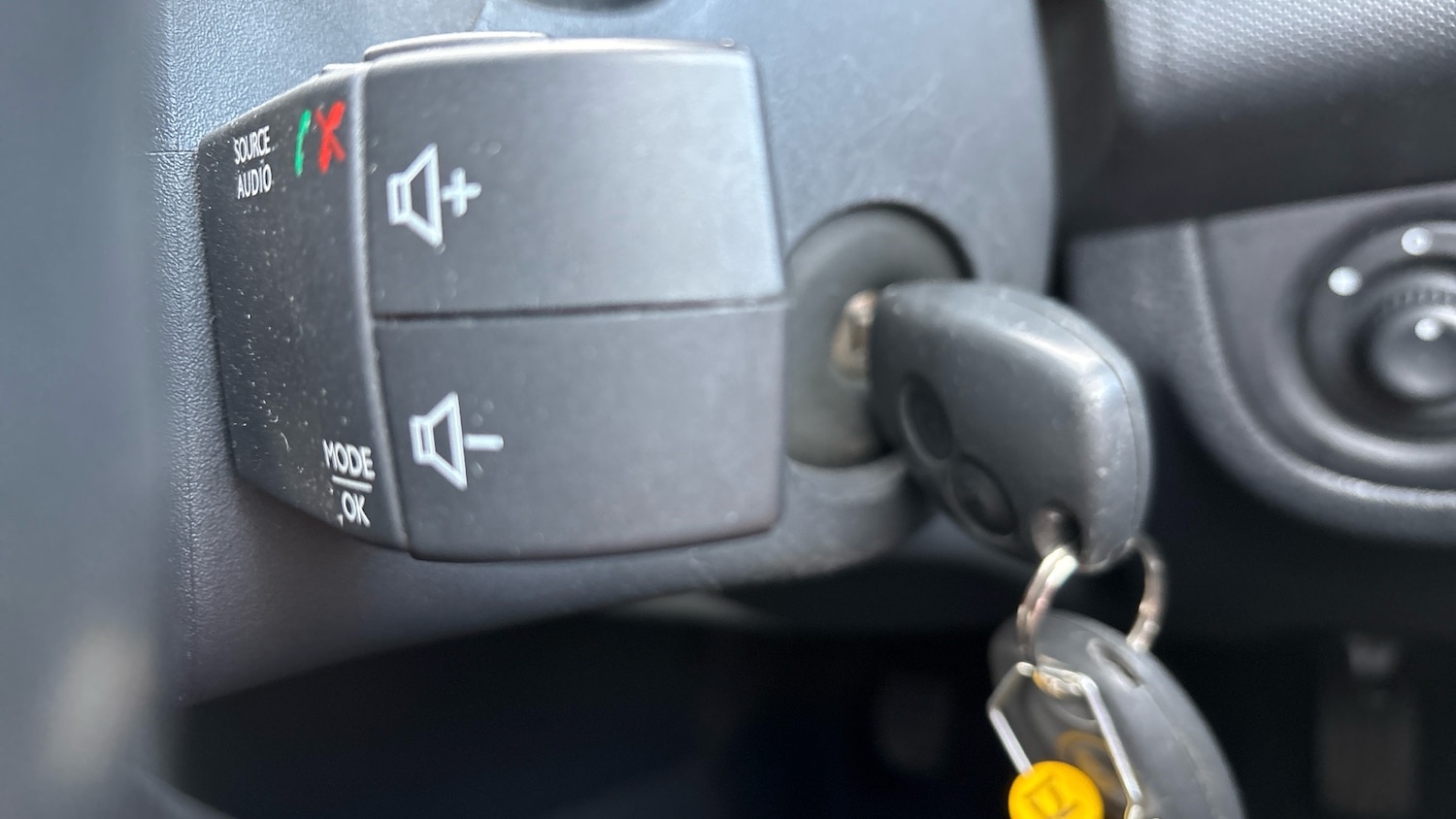 Used Dacia Logan MCV 2015 for sale - 76696880: Photo 38