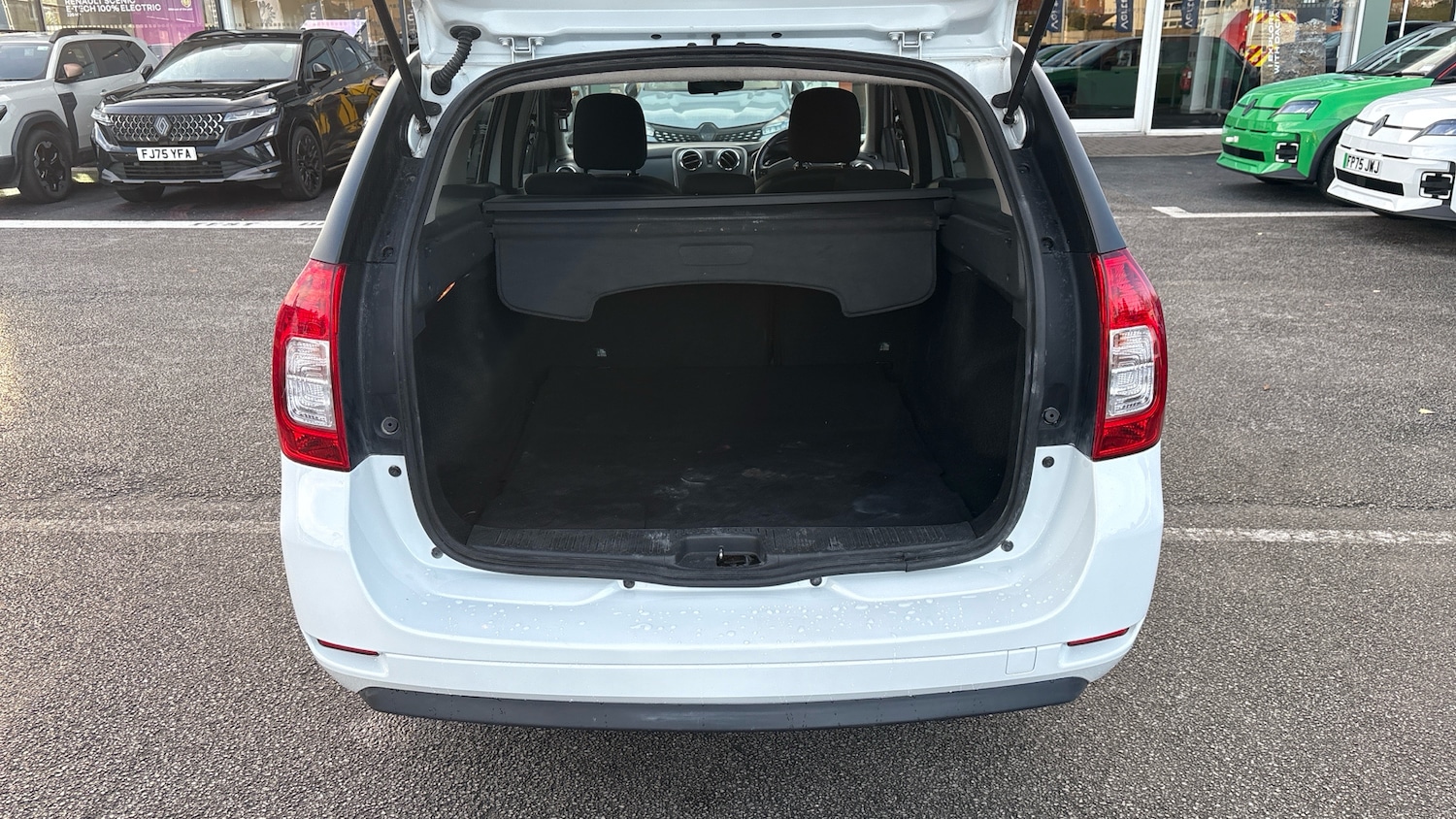 Used Dacia Logan MCV 2015 for sale - 76696880: Photo 4