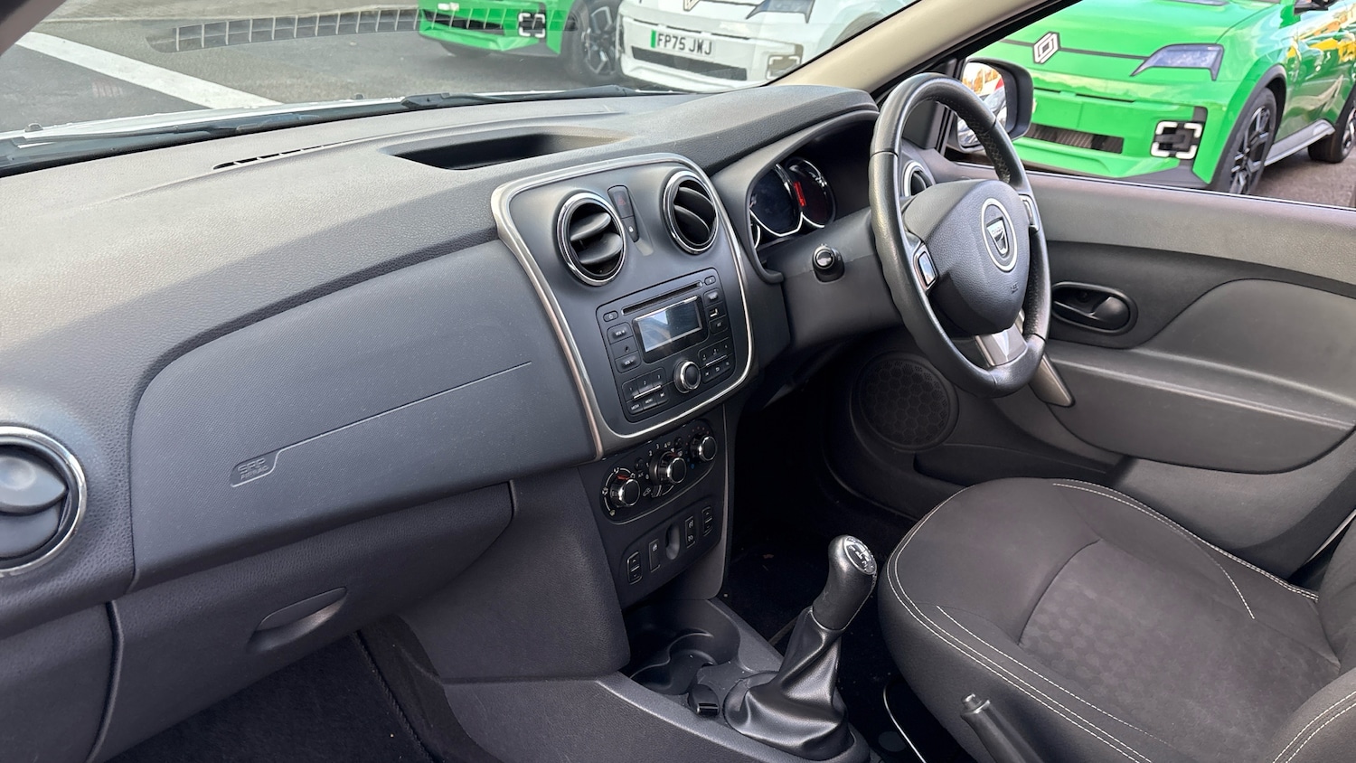 Used Dacia Logan MCV 2015 for sale - 76696880: Photo 9