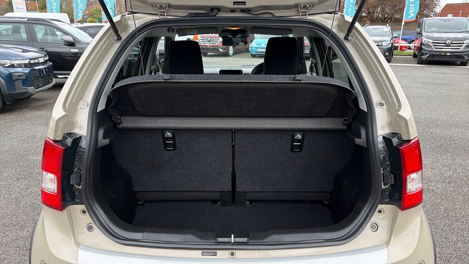 Used Suzuki Ignis 2023 for sale - 78180194: Photo 4