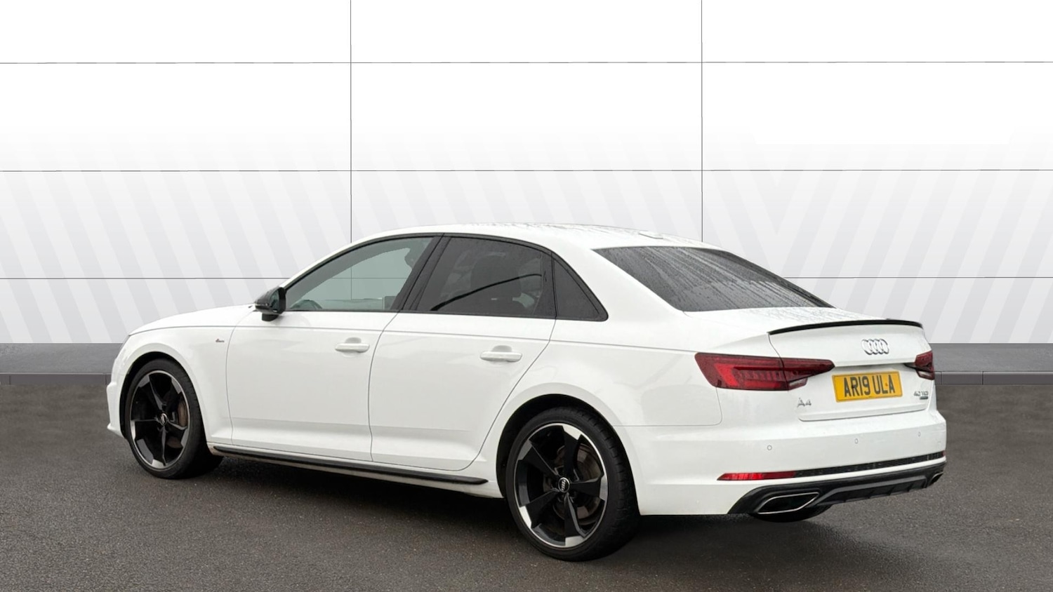 Used Audi A4 2019 for sale - 77208163: Photo 2