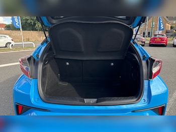 Used Toyota C-HR 2018 for sale - 76255217: Photo