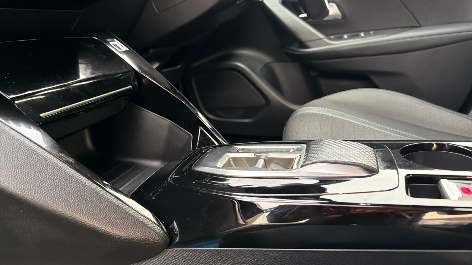 Used Peugeot 2008 2023 for sale - 76477798: Photo 13