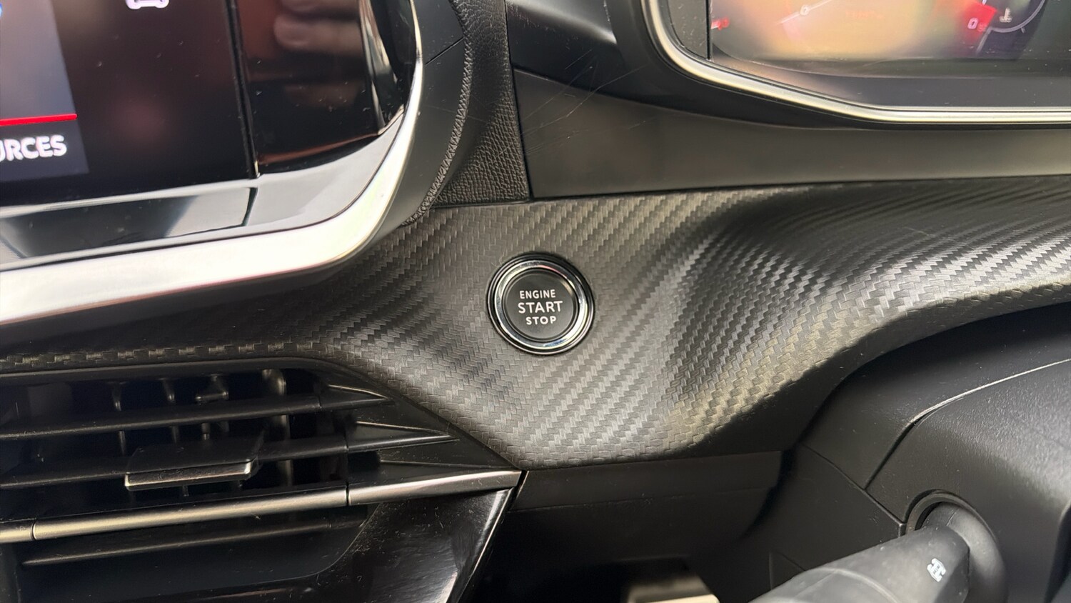 Used Peugeot 2008 2023 for sale - 76477798: Photo 28