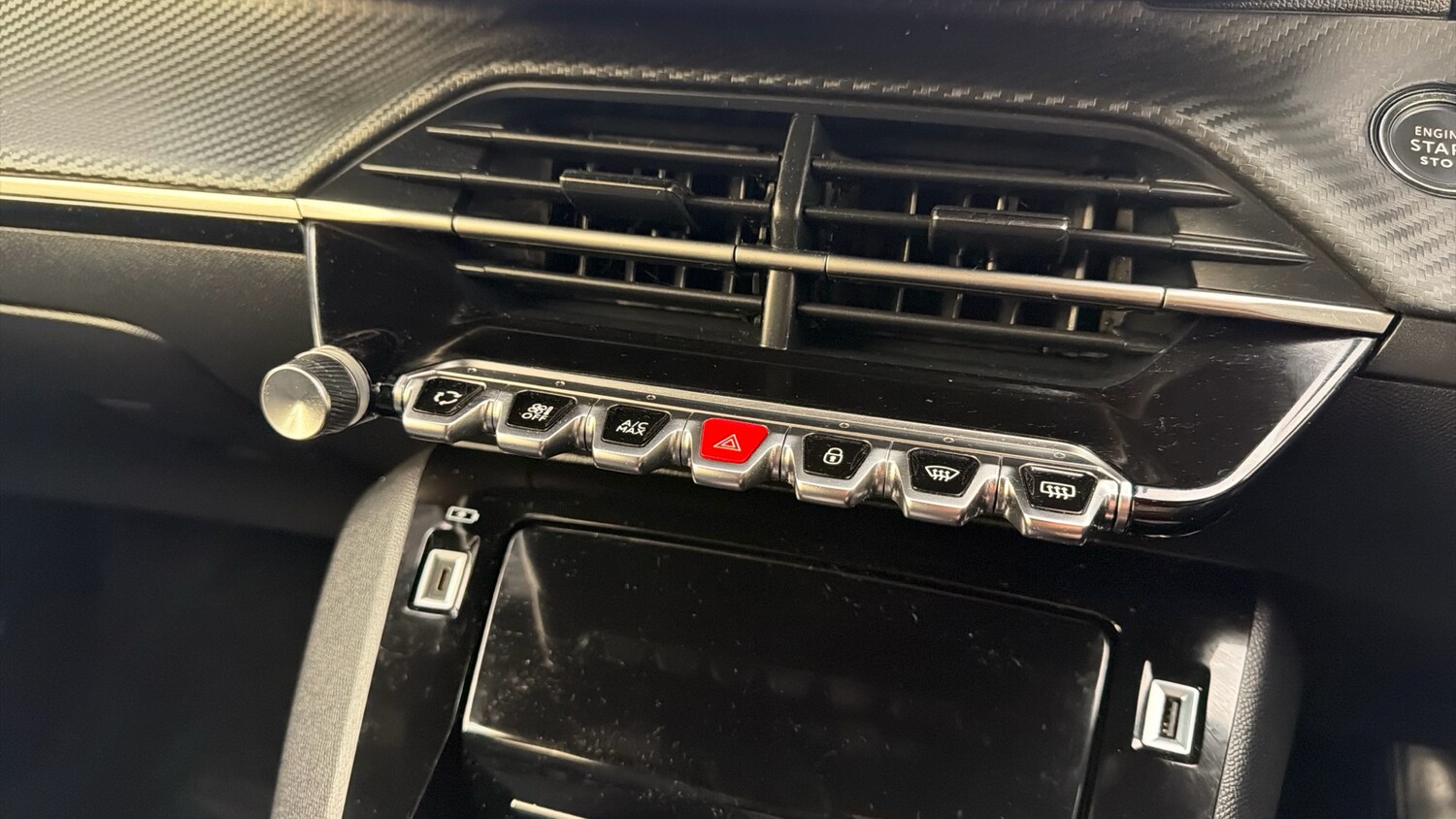 Used Peugeot 2008 2023 for sale - 76477798: Photo 32