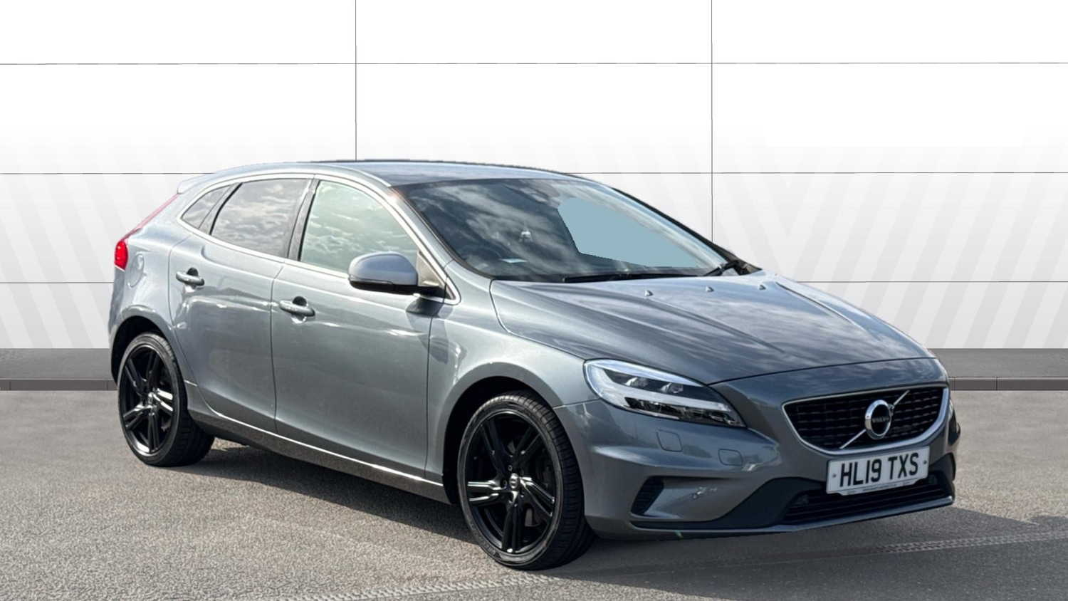 Used Volvo V40 2019 for sale - 76076273: Photo 1