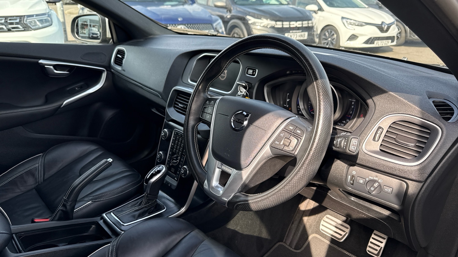 Used Volvo V40 2019 for sale - 76076273: Photo 11