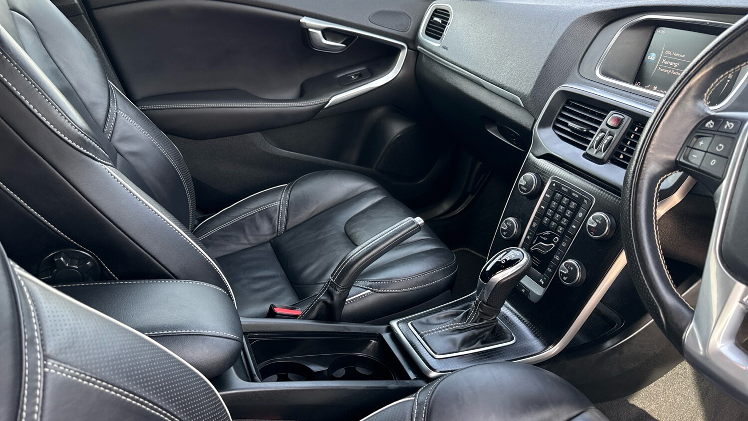 Used Volvo V40 2019 for sale - 76076273: Photo 14
