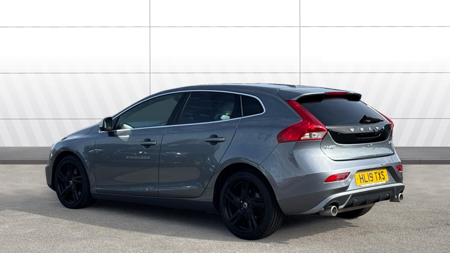 Used Volvo V40 2019 for sale - 76076273: Photo 2