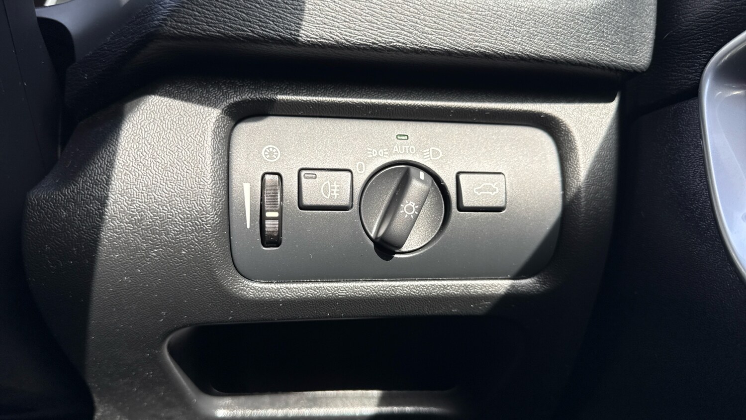 Used Volvo V40 2019 for sale - 76076273: Photo 26