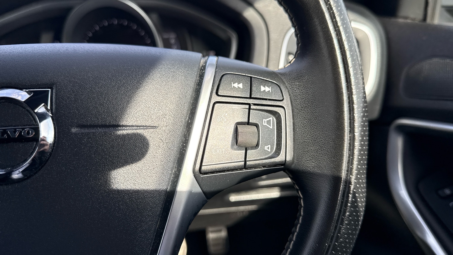 Used Volvo V40 2019 for sale - 76076273: Photo 27