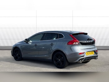 Used Volvo V40 2019 for sale - 76076273: Photo 2