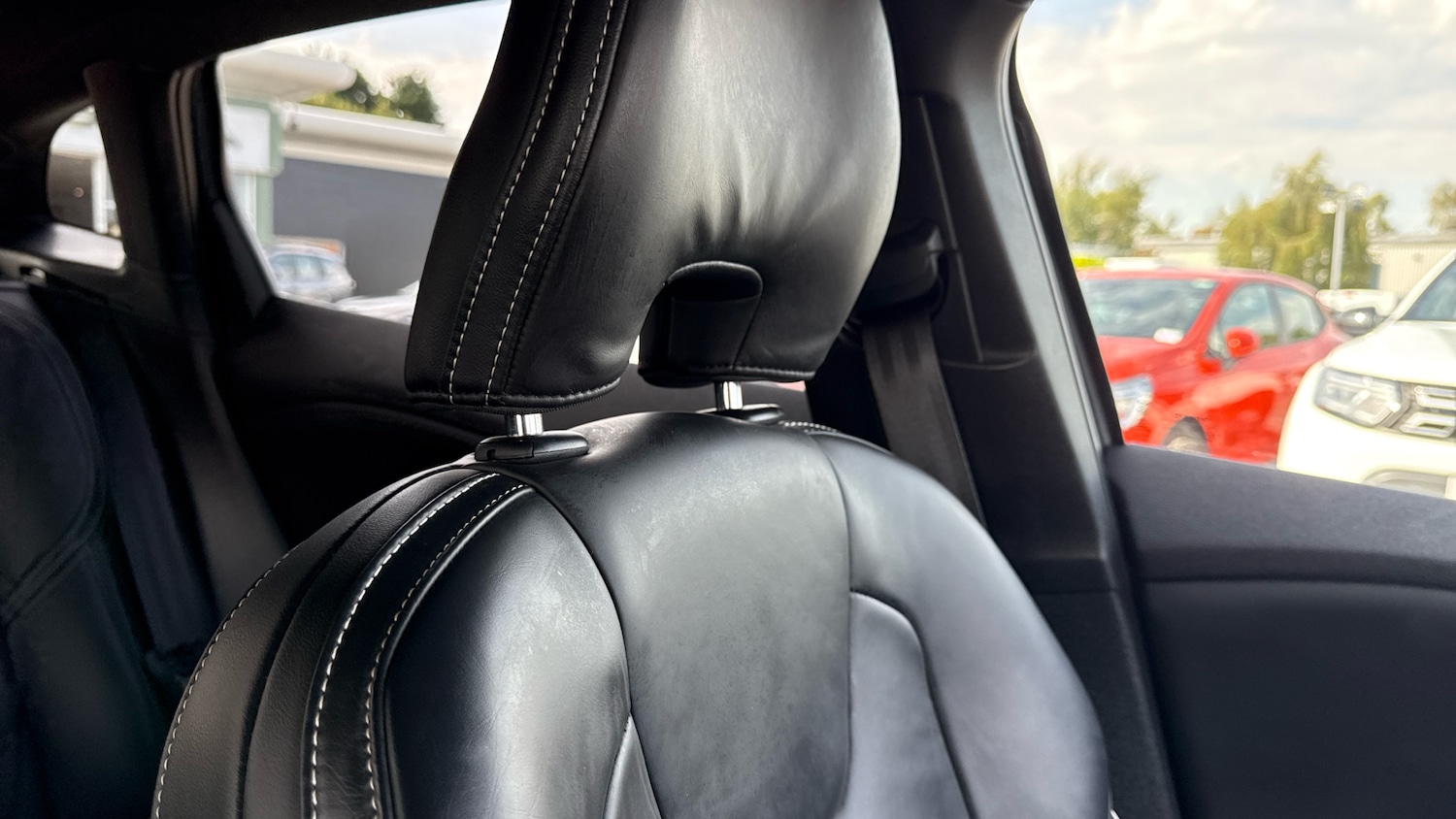 Used Volvo V40 2019 for sale - 76076273: Photo 34