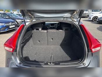 Used Volvo V40 2019 for sale - 76076273: Photo 4