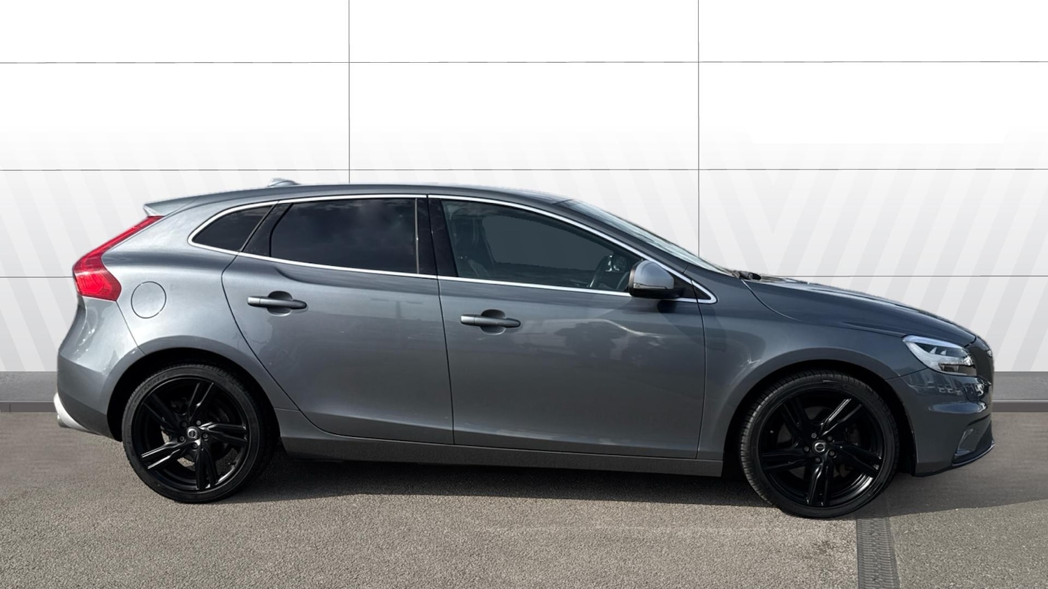 Used Volvo V40 2019 for sale - 76076273: Photo 5