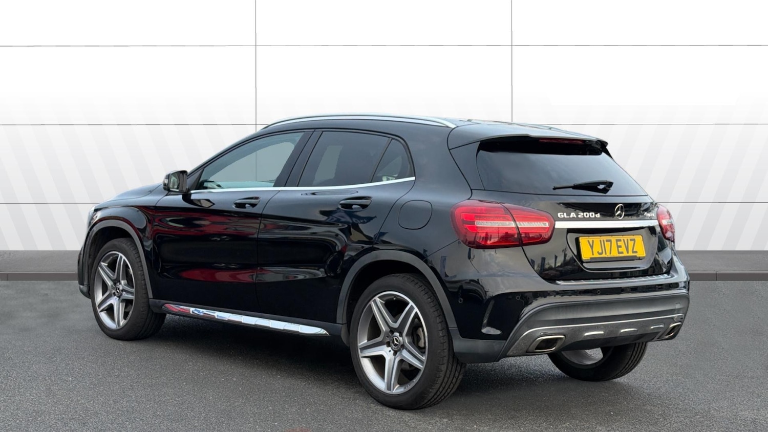 Used Mercedes-Benz GLA 2017 for sale - 76894351: Photo 2