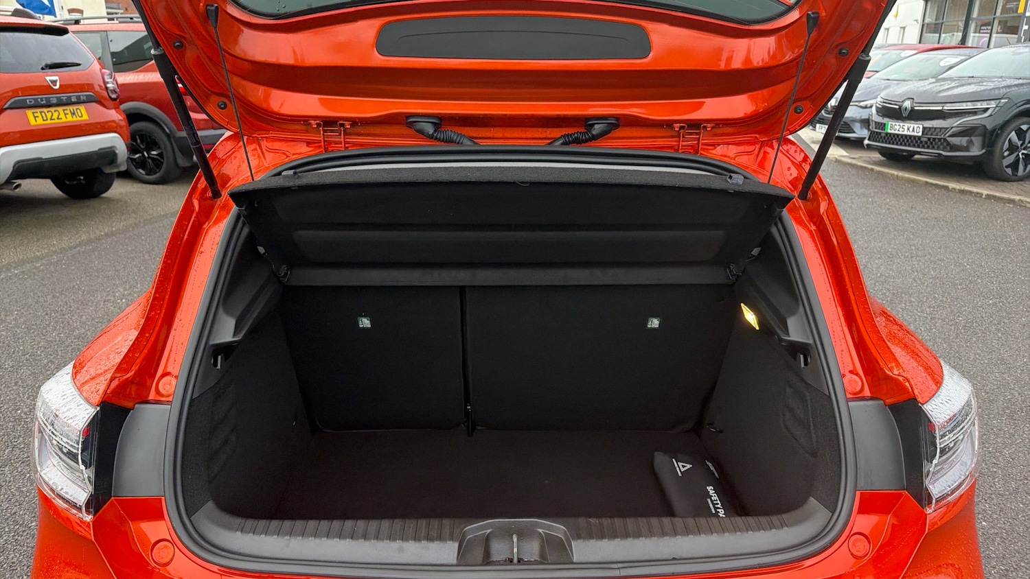 Used Renault Clio 2024 for sale - 77180647: Photo 4