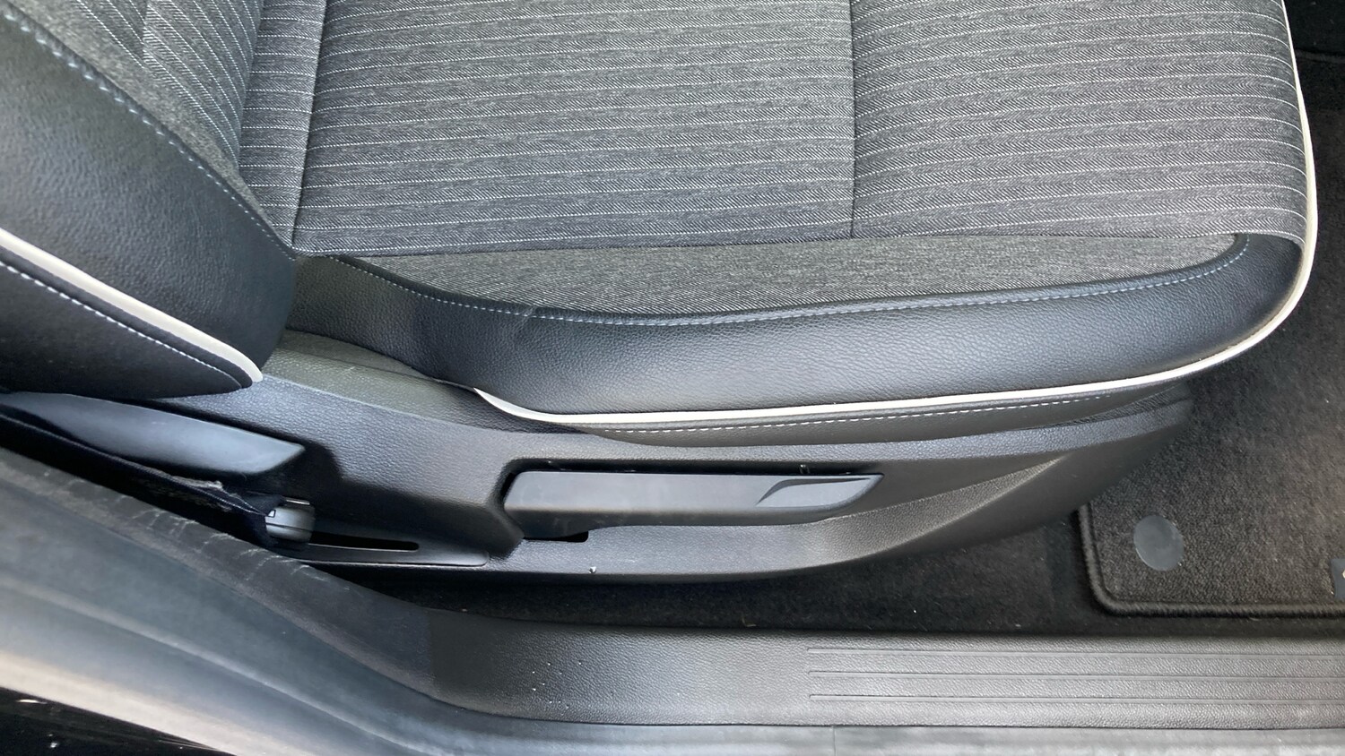 Used Renault Clio 2022 for sale - 76542787: Photo 40