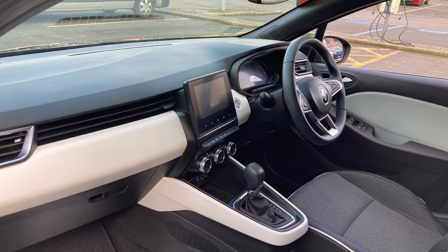 Used Renault Clio 2022 for sale - 76542787: Photo 9