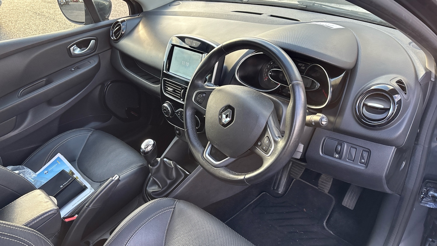 Used Renault Clio 2017 for sale - 76625605: Photo 11